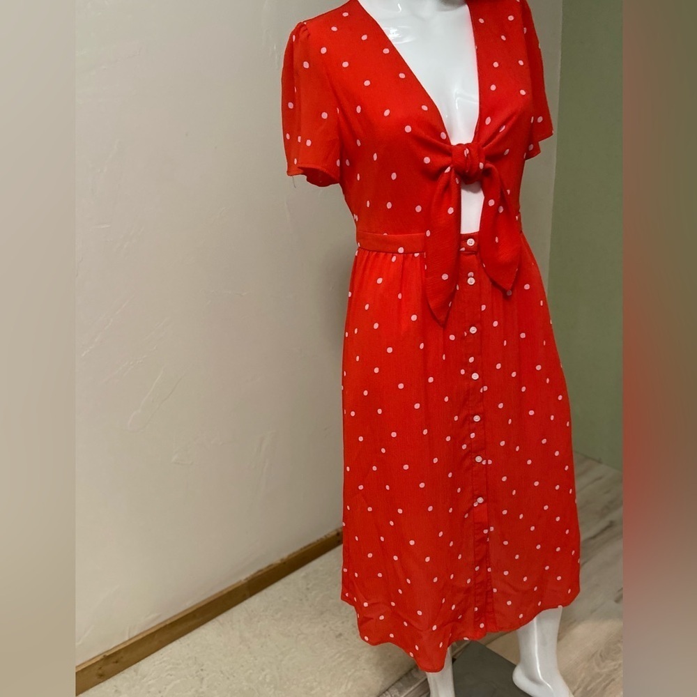 Everly~NWOT~Orange/White Polka Dot Crepe~Peek-A-Boo Front Tie~Midi Dress~Size M - Picture 5 of 16